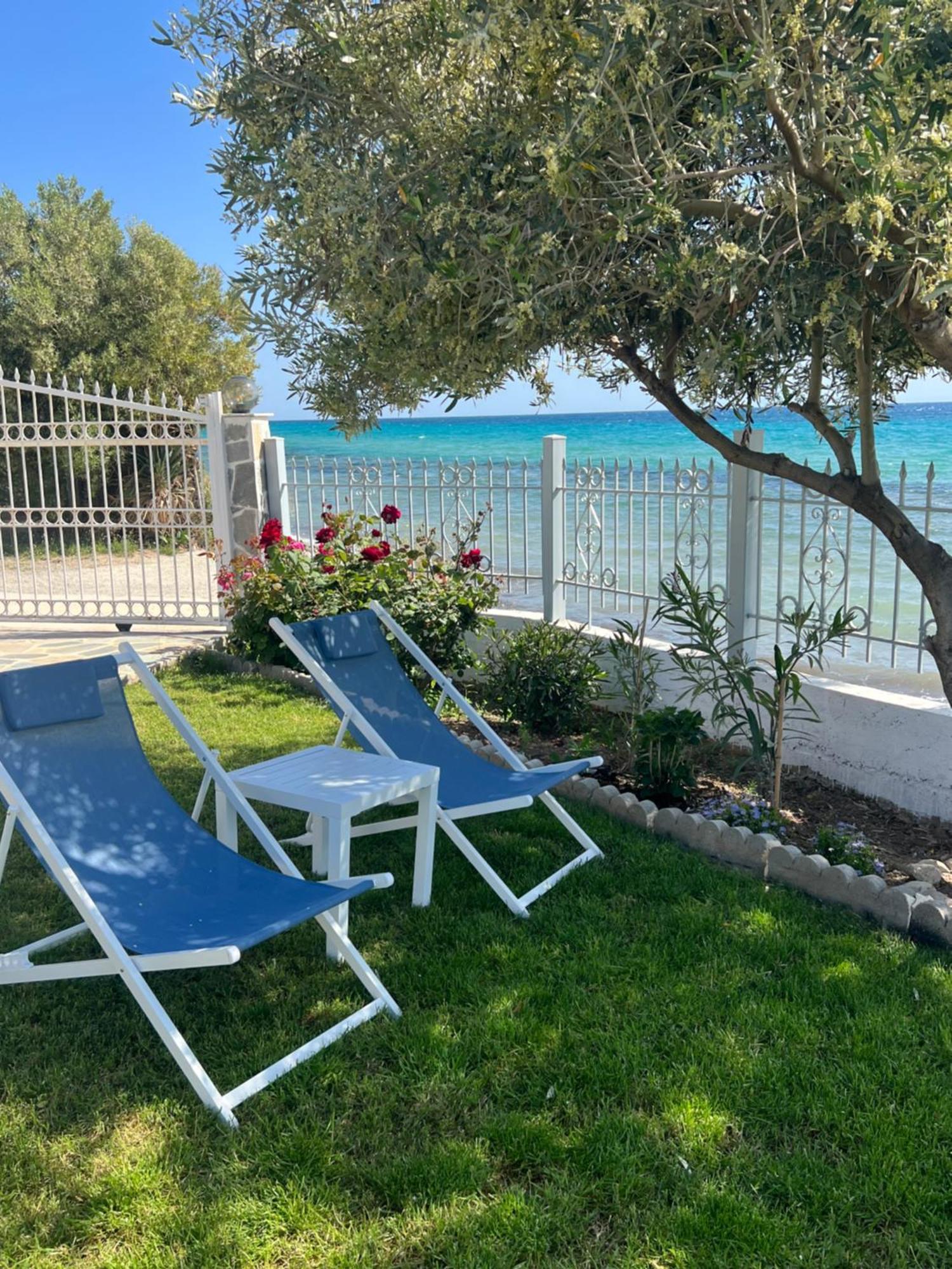 Beachfront Villa Athina Vergia Buitenkant foto