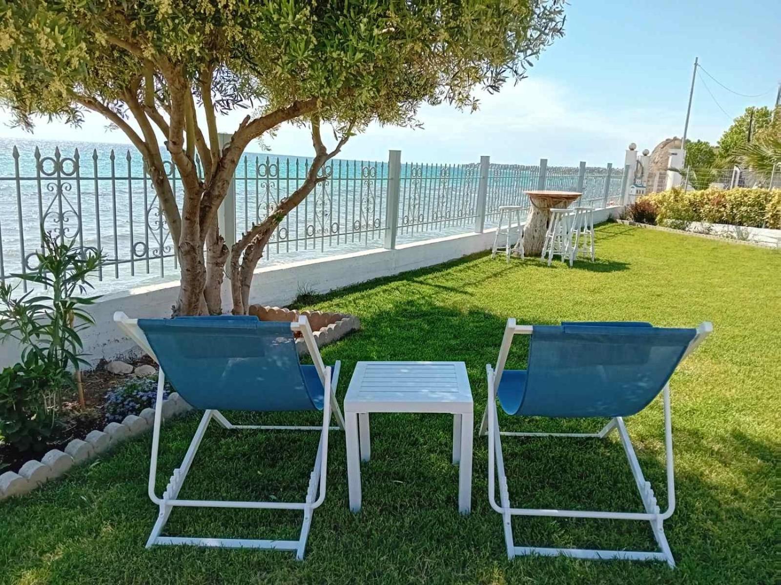 Beachfront Villa Athina Vergia Buitenkant foto