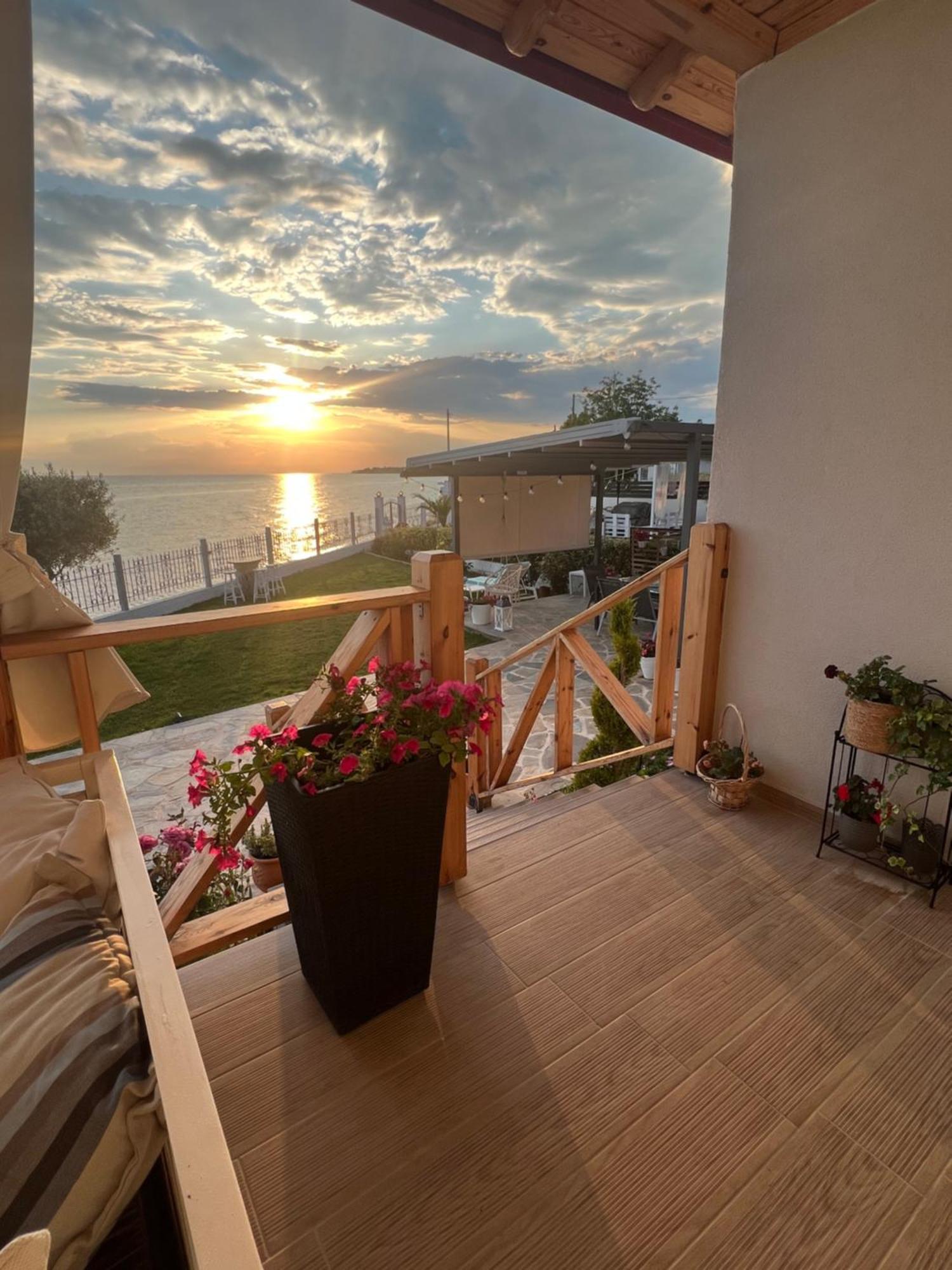 Beachfront Villa Athina Vergia Buitenkant foto